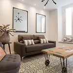 Large And Vanguardist- 2Bd 2Bth- Las Letras