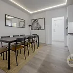 Piso De Diseno De 4 Habitaciones-Centro De Madrid