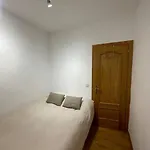 Modern 6 Pax Apartment In Barrio Salamanca