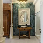 Queens House Chueca