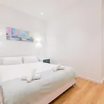 3 Bedrooms 2 Bathrooms Furnished - La Latina - Bright & Spacious - Mintystay