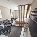 Almagro 1 Apartments