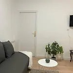 Ar2 Luminoso Piso De 3 Habs Con Balcon Y Wifi