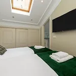 2 Bedrooms 2 Bathrooms- Penthouse- Almagro- Mintystay