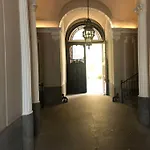 Cuesta Sto Domingo, Vive El Madrid De Los Austrias