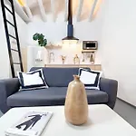 Apartamento De Diseno Frente Al Museo Del Prado