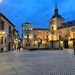 Apartment In Monumental Square Madrid Center