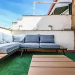 Atico Reformado Con Terraza En Lavapies