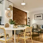 Moderno Apartamento Temporal De Dos Dormitorios En Avenida America Ctg101