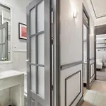 Art & Chic In Trendy Chueca