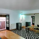 Gran Habitacion Con Balcon En Tirso De Molina