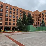 Samaniego, Piscina Y Garaje Junto Civitas Metropolitano Y Aeropuerto