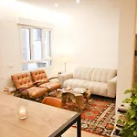 Encantador Apartamento Temporal De 1 Dormitorio En Madrid Zur31