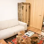 Encantador Apartamento Temporal De 1 Dormitorio En Madrid Zur31