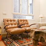 Encantador Apartamento Temporal De 1 Dormitorio En Madrid Zur31