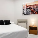 Spacious & Comfortable Flat In Gran Via-Sol