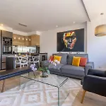 Charming 1-Bedroom Apartment By Plaza Colon Ideal Madrid Location Colon II