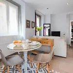 Modern And Bright- 1Bd 1 Bth Furnished- Sol In Downtown Area