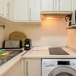 1 Bedroom 1 Bathroom Furnished - Malasana - Modern In Downtown Area - Mintystay