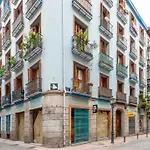 1 Bedroom 1 Bathroom Furnished - Malasana - Modern In Downtown Area - Mintystay