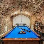 Unique Flat La Latina * Billiard & Darts