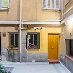2 Bedrooms 1 Bathroom Furnished - Malasana - Modern In Downtown Area - Mintystay