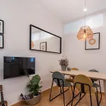 Fee4Me. Elegant Flat A Few Minutes From Atocha.
