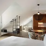 Atocha Hotel Madrid, Tapestry Collection By Hilton