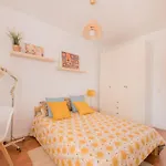 Bright And Cheerful Room With Modern Comforts And Private Bathroom