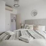 Bright And Cozy-2Bedrooms 1Bathroom-Chueca