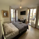 Room In Plaza Mayor
