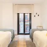 Stylish City Center Retreat For 4 Explore Madrid From Espoz Y Mina