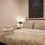 Chic 1 Bedroom Apartment Next To El Prado
