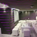 Duplex Para 8 Personas Con Sauna Jacuzzi Y Cine