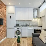 Urban Tranquility In Madrid - Ideal For Couples