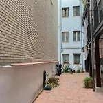 For You Rentals Magnifica Vivienda Temporal Con Balcones A Pocos Minutos Del Centro De Madrid Ama23