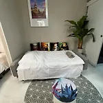 Cozy & Central Malasana