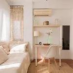 Sunny And Cozy Room With Ensuite Bathroom