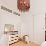 Sunny And Cozy Room With Ensuite Bathroom