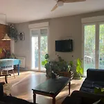 Design Apartment Near City Center