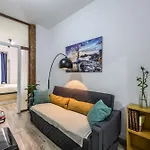 Unique Flat La Latina * Billiard & Darts