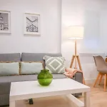 For You Rentals Apartamento Temporal Moderno En Acacias Con Excelente Ubicacion En El Centro De Madrid Pes57
