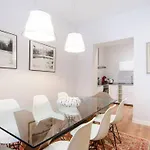 Renovated And Modern- 3Bd 2Bth- Anton Martin