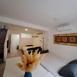 Cozy Apartment Up To 6 Persons 3 Min To Metro