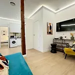 Plaza Mayor Cozy Private Apartment With Ac