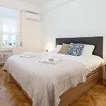 Claraval - Apartamento Con Despacho En Chamberi, Madrid