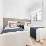 Homeclub Apartamento De Diseno En Madrid Centro