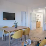 Elegant Temporary Apartment On Street Hiruela Temporal Hrl1710