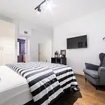 Charming Modern Apartment In Barrio De Las Letras
