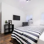 Charming Modern Apartment In Barrio De Las Letras
